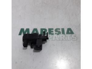 Usados Regulador de presión turbo Fiat Doblo Cargo (223) 1.3 D 16V Multijet DPF Precio € 25,00 Norma de margen ofrecido por Maresia Parts
