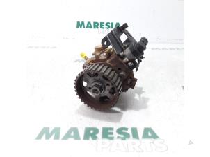 Used Mechanical fuel pump Peugeot 207 SW (WE/WU) 1.6 HDi 16V Price € 25,00 Margin scheme offered by Maresia Parts
