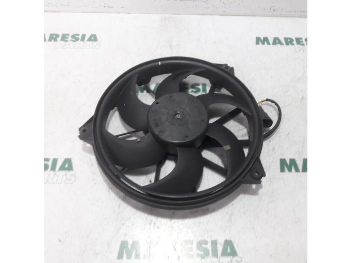 Używane Silnik wentylatora Fiat Scudo (270) 2.0 D Multijet Cena € 50,00 Procedura marży oferowane przez Maresia Parts