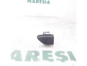 Used Panic lighting switch Renault Clio IV (5R) 1.6 Turbo 16V RS 200 EDC Price € 15,00 Margin scheme offered by Maresia Parts
