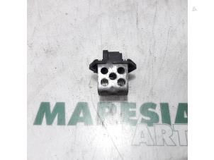 Used Cooling fan resistor Renault Kangoo Express (FW) 1.5 dCi 70 Price € 30,25 Inclusive VAT offered by Maresia Parts