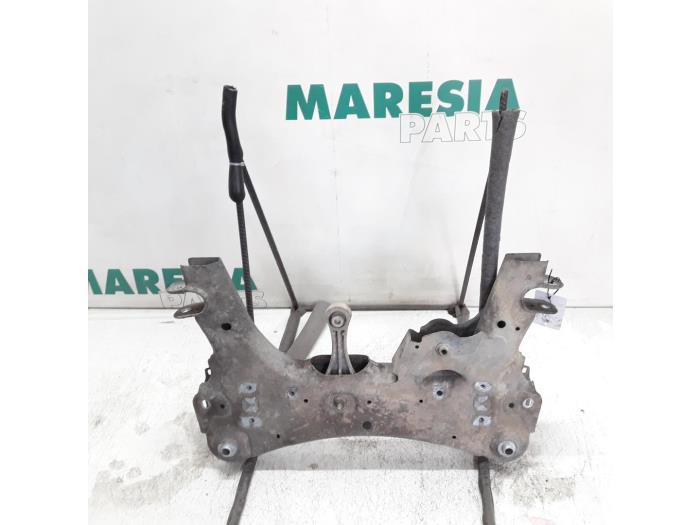 Usados Subchasis Renault Kangoo Express (FW) 1.5 dCi 70 Precio € 90,75 IVA incluido ofrecido por Maresia Parts