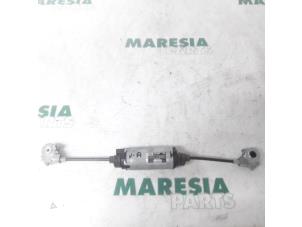 Used Height-adjustable seat frame Peugeot 607 (9D/U) 2.2 16V Price € 75,00 Margin scheme offered by Maresia Parts