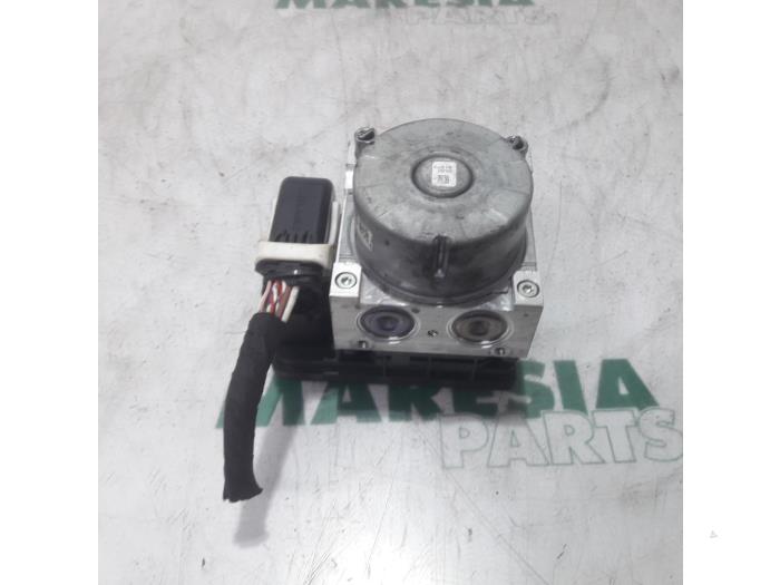 Używane Pompa ABS Citroen DS 3 (SA) 1.2 12V PureTech 130 Cena € 229,99 Procedura marży oferowane przez Maresia Parts