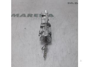 Usagé Serrure de contact + clé Citroen DS 3 (SA) 1.2 12V PureTech 130 Prix € 50,00 Règlement à la marge proposé par Maresia Parts