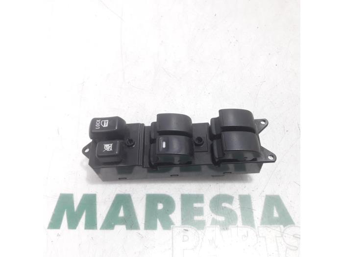 Usados Interruptor combinado de ventanillas Citroen C-Crosser 2.2 HDiF 16V Precio € 90,00 Norma de margen ofrecido por Maresia Parts