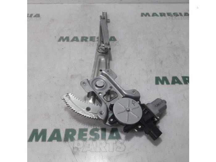 Begagnade Fönstermekanism, 4-dörrars, vänster fram Citroen C-Crosser 2.2 HDiF 16V Pris € 69,95 Marginaltabell erbjuds av Maresia Parts