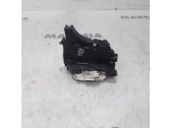 Begagnade Fönstermekanism, 4-dörrars, höger fram Citroen C-Crosser 2.2 HDiF 16V Pris € 69,95 Marginaltabell erbjuds av Maresia Parts