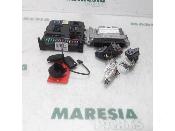 Used Engine management computer Peugeot 3008 I (0U/HU) 1.6 HDiF 16V Price € 265,00 Margin scheme offered by Maresia Parts