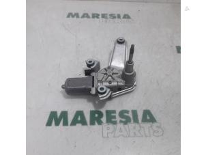 Used Rear wiper motor Fiat 500X (334) 1.6 E-torq 16V Price € 65,00 Margin scheme offered by Maresia Parts