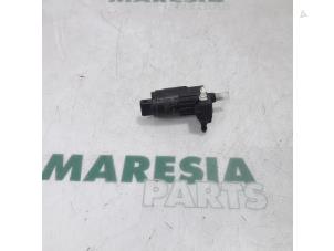 Usados Bomba de limpiaparabrisas delante Fiat 500X (334) 1.6 E-torq 16V Precio € 15,00 Norma de margen ofrecido por Maresia Parts