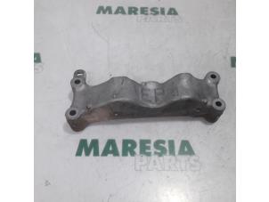 Used Engine mount Peugeot 308 CC (4B) 1.6 VTI 16V Price € 25,00 Margin scheme offered by Maresia Parts