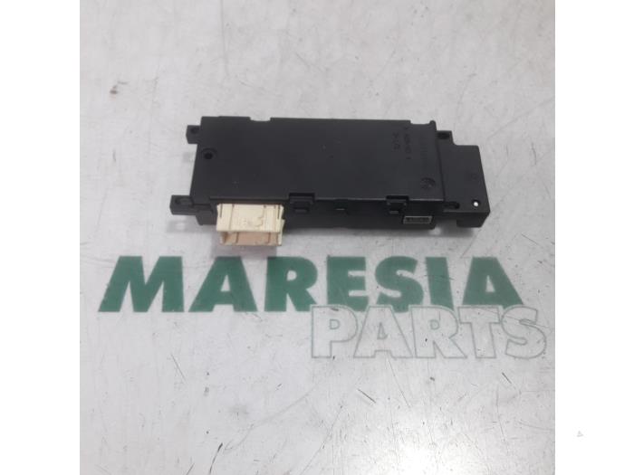 Używane Modul radiowy Citroen C3 Picasso (SH) 1.4 16V VTI 95 Cena € 105,00 Procedura marży oferowane przez Maresia Parts