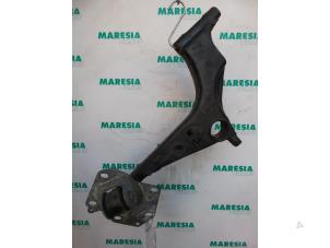 Used Rear wishbone, right Renault Vel Satis (BJ) 3.0 dCi V6 24V Price € 105,00 Margin scheme offered by Maresia Parts