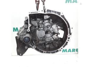 Używane Skrzynia biegów Peugeot 2008 (CU) 1.2 Vti 12V PureTech 82 Cena € 498,75 Procedura marży oferowane przez Maresia Parts