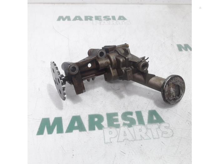 Gebrauchte Ölpumpe Renault Grand Scénic II (JM) 2.0 16V Preis € 60,00 Margenregelung angeboten von Maresia Parts