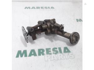 Usados Bomba de aceite Renault Grand Scénic II (JM) 2.0 16V Precio € 60,00 Norma de margen ofrecido por Maresia Parts