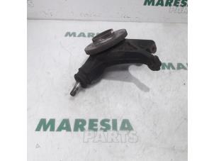 Used Knuckle, front left Peugeot 5008 I (0A/0E) 1.6 HDiF 16V Price € 34,99 Margin scheme offered by Maresia Parts