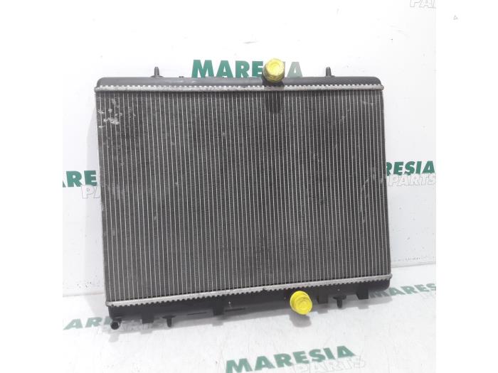 Gebrauchte Kühler Peugeot 5008 I (0A/0E) 1.6 HDiF 16V Preis € 29,00 Margenregelung angeboten von Maresia Parts