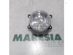 Used Fog light, front right Peugeot 5008 I (0A/0E) 1.6 HDiF 16V Price € 10,00 Margin scheme offered by Maresia Parts