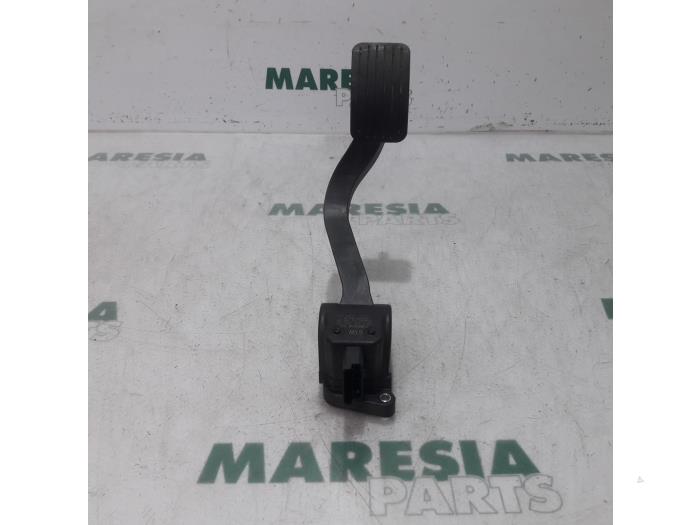 Begagnade Gaspedalsensor Peugeot 5008 I (0A/0E) 1.6 HDiF 16V Pris € 50,00 Marginaltabell erbjuds av Maresia Parts