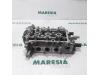 Glowica cylindra z Citroen C1, 2005 / 2014 1.0 12V, Hatchback, Benzyna, 998cc, 50kW (68pk), FWD, 1KRFE; CFB, 2005-06 / 2014-09, PMCFA; PMCFB; PNCFA; PNCFB 2011