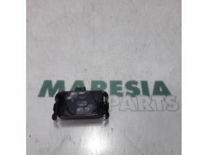 Usagé Capteur de pluie Citroen C4 Grand Picasso (UA) 1.8 16V Prix € 50,00 Règlement à la marge proposé par Maresia Parts