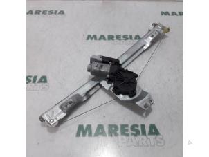 Usagé Mécanique vitre 4portes arrière gauche Citroen C4 Grand Picasso (UA) 1.8 16V Prix € 30,00 Règlement à la marge proposé par Maresia Parts