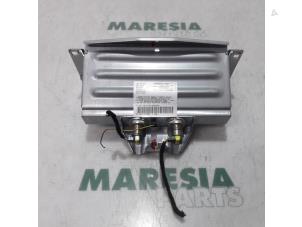 Używane Poduszka powietrzna prawa (deska rozdzielcza) Citroen C4 Grand Picasso (UA) 1.8 16V Cena € 50,00 Procedura marży oferowane przez Maresia Parts