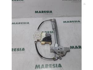 Usagé Mécanique vitre 4portes avant gauche Citroen C4 Coupé (LA) 1.4 16V Prix € 35,00 Règlement à la marge proposé par Maresia Parts
