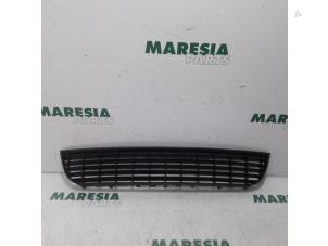 Used Grille Fiat Grande Punto (199) 1.3 JTD Multijet 16V 85 Actual Price € 25,00 Margin scheme offered by Maresia Parts