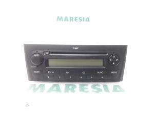 Used Radio CD player Fiat Grande Punto (199) 1.3 JTD Multijet 16V 85 Actual Price € 120,75 Margin scheme offered by Maresia Parts