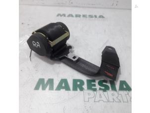 Używane Pas bezpieczenstwa prawy tyl Peugeot 206 CC (2D) 1.6 16V Cena € 50,00 Procedura marży oferowane przez Maresia Parts