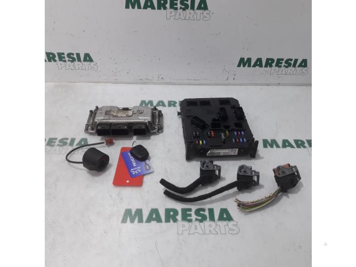 Used Engine management computer Peugeot 206 CC (2D) 1.6 16V Price € 150,00 Margin scheme offered by Maresia Parts
