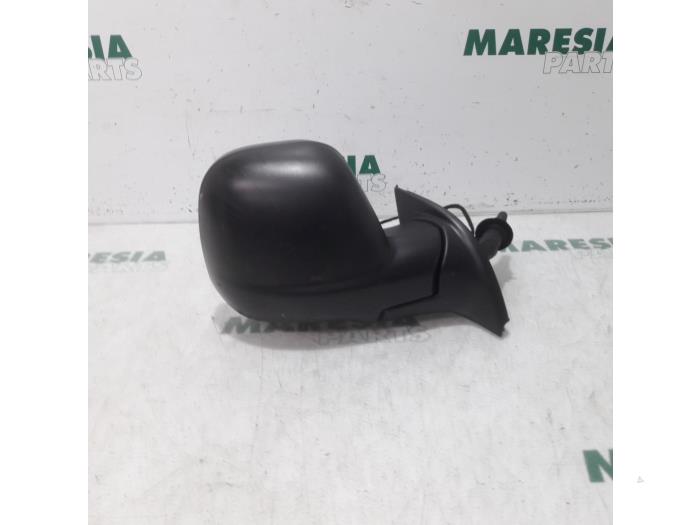 Wing mirror, right from a Peugeot Partner (GC/GF/GG/GJ/GK) 1.6 BlueHDI 75 2016