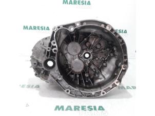 Used Gearbox casing Renault Espace (JK) 2.0 16V Turbo Price € 105,00 Margin scheme offered by Maresia Parts