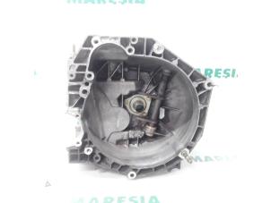 Usados Cuerpo de caja de cambios Alfa Romeo 147 (937) 1.9 JTDM 16V Precio € 65,00 Norma de margen ofrecido por Maresia Parts