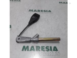 Used Seatbelt tensioner, left Renault Scénic II (JM) 1.6 16V Price € 35,00 Margin scheme offered by Maresia Parts