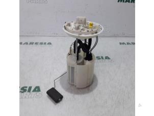 Usados Bomba eléctrica de combustible Fiat Stilo MW (192C) 1.6 16V Precio € 20,00 Norma de margen ofrecido por Maresia Parts