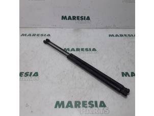 Used Set of tailgate gas struts Fiat Stilo MW (192C) 1.6 16V Price € 25,00 Margin scheme offered by Maresia Parts