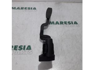 Usados Sensor de posición de acelerador Fiat Stilo MW (192C) 1.6 16V Precio € 25,00 Norma de margen ofrecido por Maresia Parts