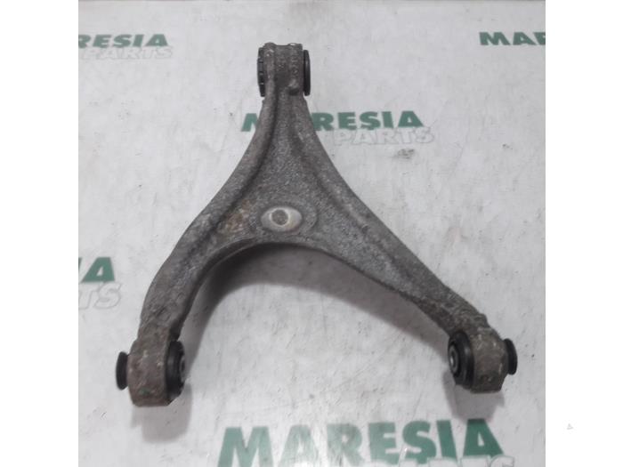 Rear wishbone, left from a Citroën C5 III Tourer (RW) 2.0 HDiF 16V 2014