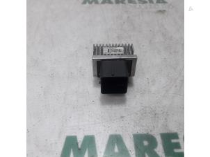Used Glow plug relay Citroen C5 III Tourer (RW) 2.0 HDiF 16V Price € 30,00 Margin scheme offered by Maresia Parts