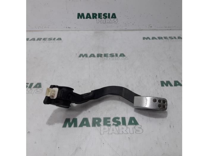 Begagnade Gaspedalsensor Peugeot 1007 (KM) 1.6 GTI,Gentry 16V Pris € 65,00 Marginaltabell erbjuds av Maresia Parts