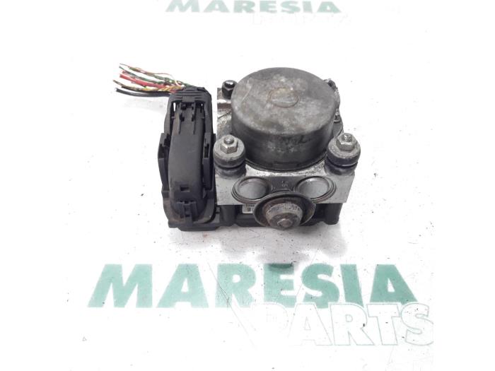 Usagé Bloc ABS Fiat 500 (312) 1.3 MJTD 16V Prix € 30,00 Règlement à la marge proposé par Maresia Parts