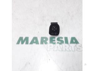 Usados Interruptor de retrovisor Fiat 500 (312) 1.3 MJTD 16V Precio € 25,00 Norma de margen ofrecido por Maresia Parts