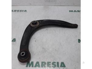 Used Front lower wishbone, right Citroen C4 Berline (LC) 1.6 16V VTi 120 Price € 25,00 Margin scheme offered by Maresia Parts