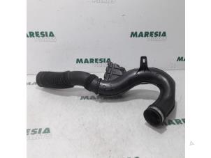 Used Hose (miscellaneous) Renault Trafic (1FL/2FL/3FL/4FL) 1.6 dCi 90 Price € 42,35 Inclusive VAT offered by Maresia Parts