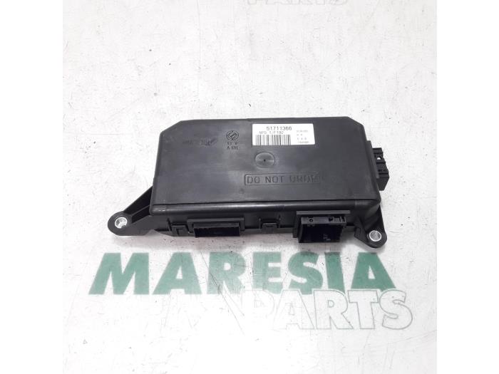 Usagé Ordinateur divers Fiat Stilo (192A/B) 1.6 16V 3-Drs. Prix € 35,00 Règlement à la marge proposé par Maresia Parts