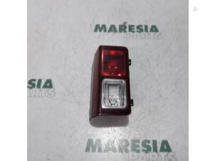 Used Reversing light, right Renault Trafic (1FL/2FL/3FL/4FL) 1.6 dCi 90 Price € 24,20 Inclusive VAT offered by Maresia Parts